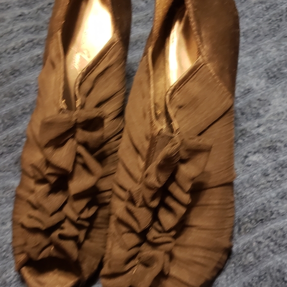 Black Heels - Picture 3 of 3